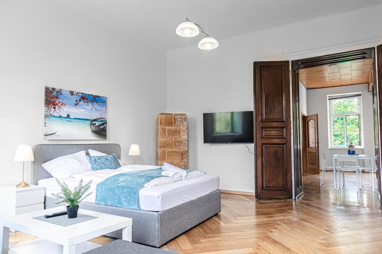 4 Great Apartment Akh - Ideal For Groups Of 19 Wien Eksteriør billede